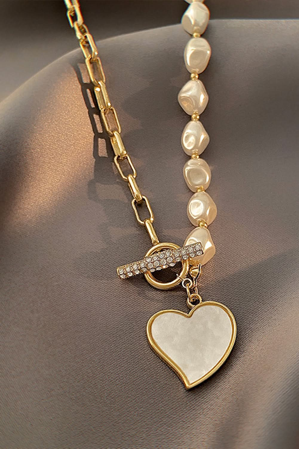 Gold Heart Shape Pendant Rhinestone Pearl Chain Necklace.