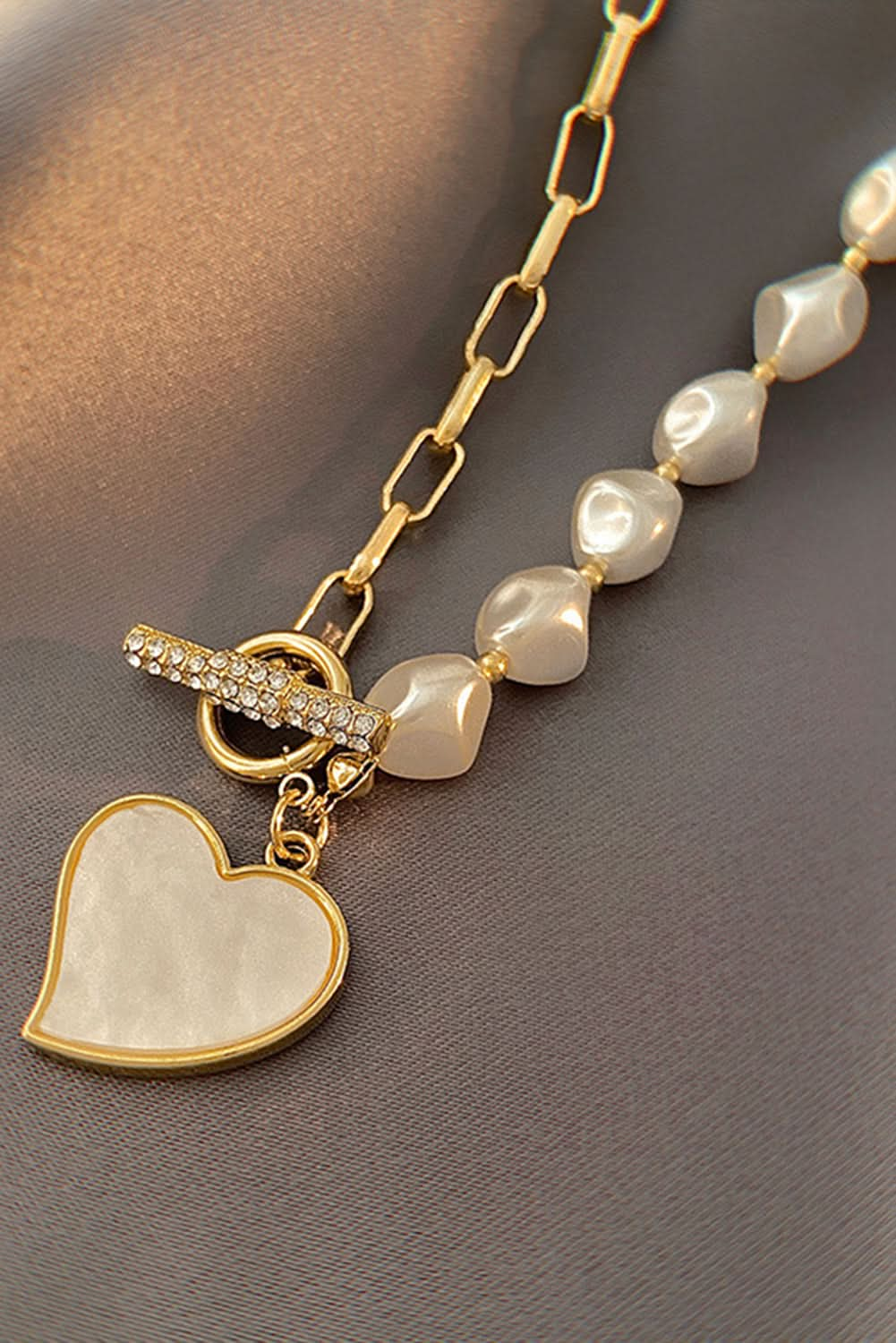 Gold Heart Shape Pendant Rhinestone Pearl Chain Necklace.