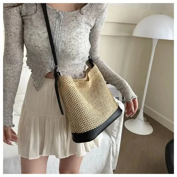 Large Capacity Summer Seaside Vacation Beach Woven Straw Bag.