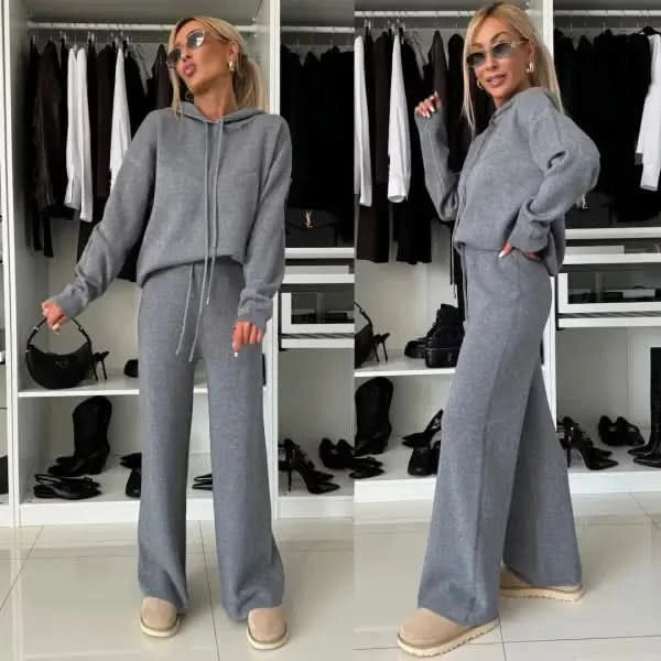 Women's Solid Color Hooded Long Sleeved Sweatshirt.