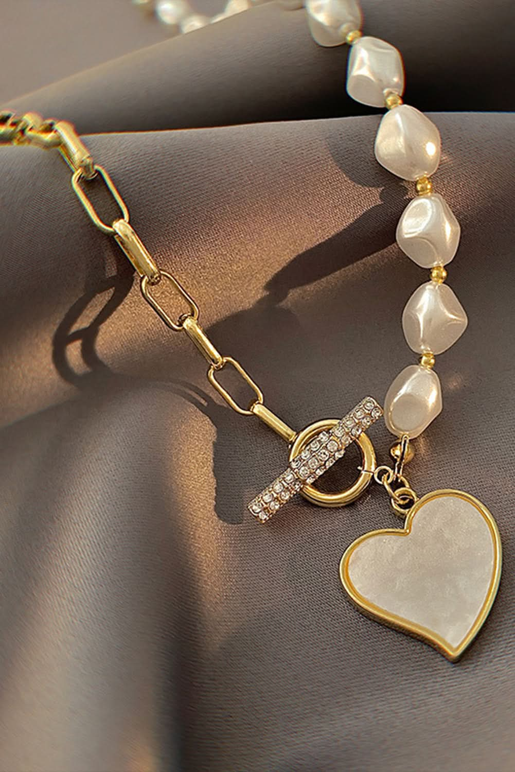 Gold Heart Shape Pendant Rhinestone Pearl Chain Necklace.