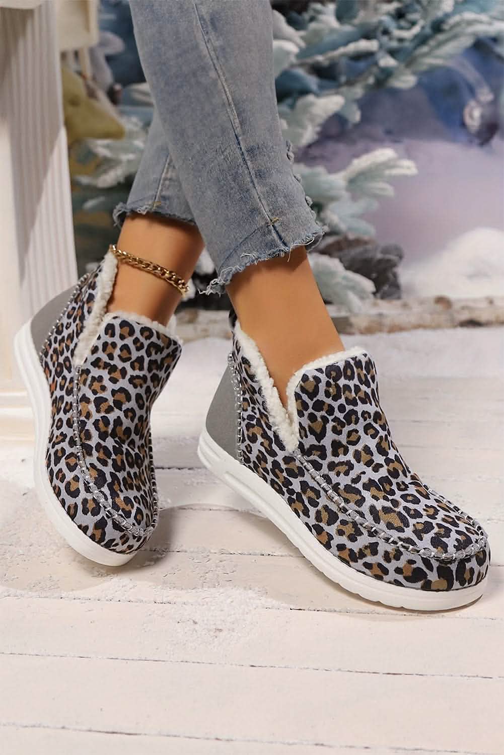 Stylish Boots Cozy Leopard Print Snow Boots: Stylish Warmth for Winter Adventures