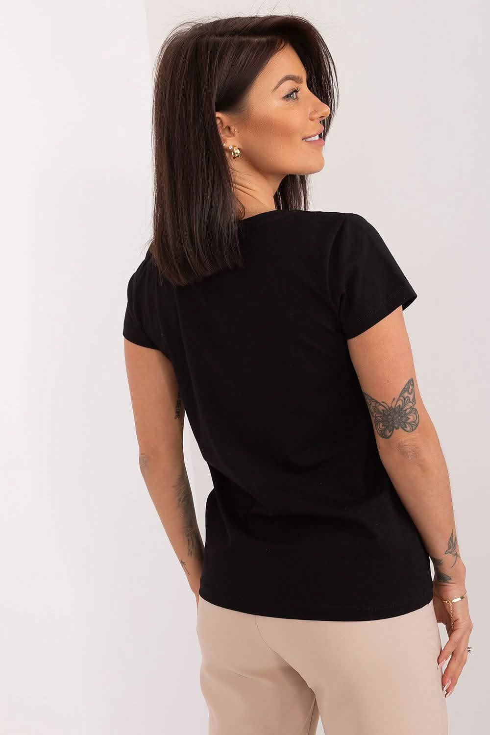 Plain black crew neck t-shirt with short sleeves.