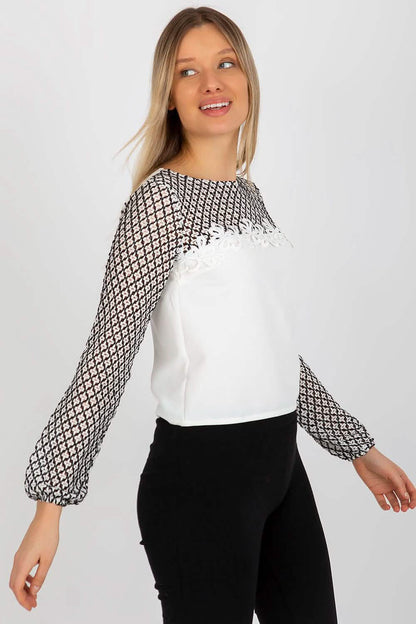  Blouse model 176737 Lakerta 