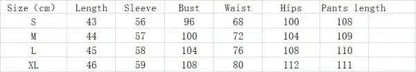 Size chart showing measurements for clothing in centimeters across different dimensions.