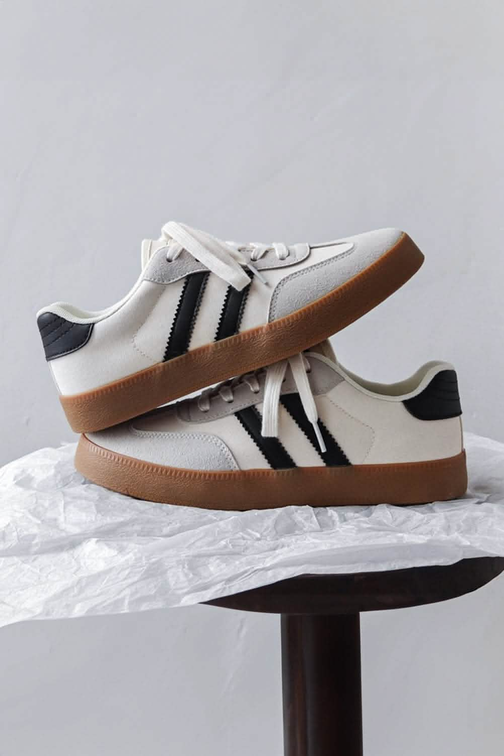 White Striped Lace-up Flat Sneakers for Stylish Everyday Wear